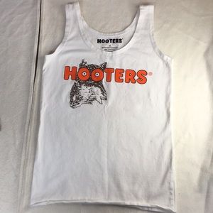 B42 Authentic Hooters White Tank Size XS 🧡